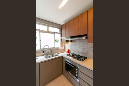 Apartamento para alugar com 110m², 3 quartos e 2 vagas Apartamento para alugar com 110m², 3 quartos e 2 vagasCozinha e Área de Serviço