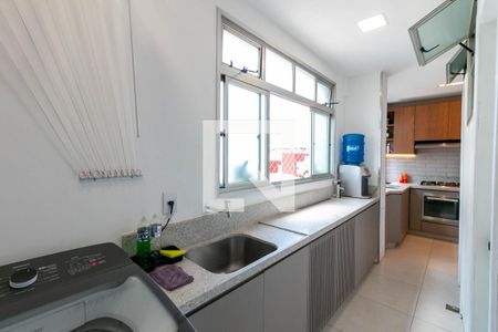 Apartamento para alugar com 110m², 3 quartos e 2 vagas Apartamento para alugar com 110m², 3 quartos e 2 vagasCozinha e Área de Serviço