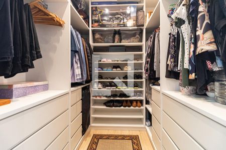 Apartamento à venda com 140m², 3 quartos e 3 vagasCloset da Suíte 1