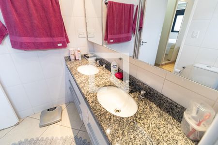 Apartamento à venda com 140m², 3 quartos e 3 vagasBanheiro da Suíte 1