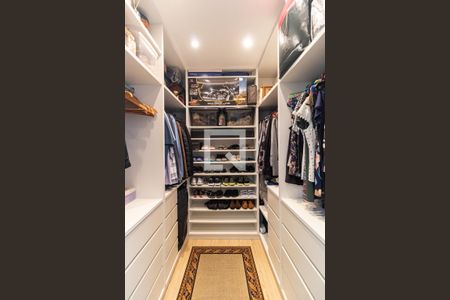 Apartamento à venda com 140m², 3 quartos e 3 vagasCloset da Suíte 1