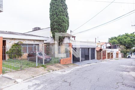 Casa para alugar com 160m², 3 quartos e 4 vagasFachada e Garagem