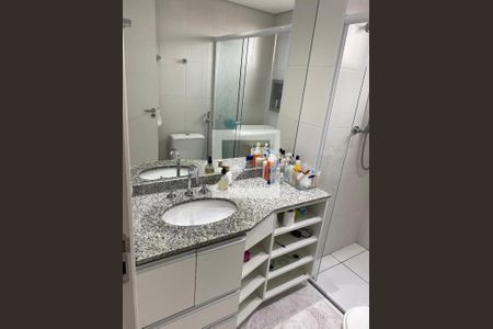 Apartamento à venda com 122m², 3 quartos e 2 vagasBanheiro suíte 3