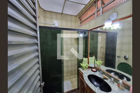 Banheiro suíte de casa à venda com 3 quartos, 350m² em Piedade, Rio de Janeiro