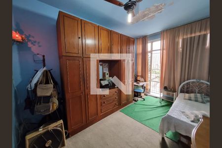 Casa à venda com 350m², 3 quartos e 3 vagas Casa à venda com 350m², 3 quartos e 3 vagasQuarto 2