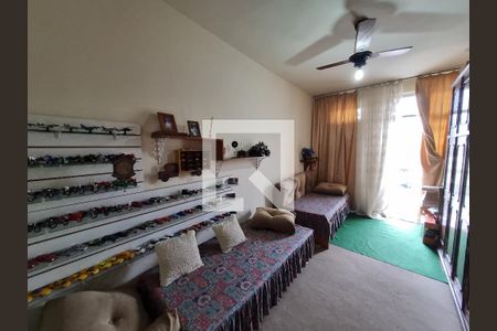 Casa à venda com 350m², 3 quartos e 3 vagas Casa à venda com 350m², 3 quartos e 3 vagasQuarto 2