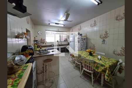 Casa à venda com 350m², 3 quartos e 3 vagas Casa à venda com 350m², 3 quartos e 3 vagasCozinha