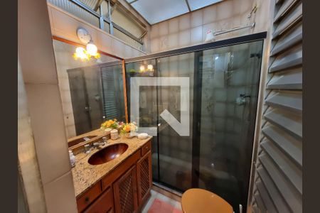 Casa à venda com 350m², 3 quartos e 3 vagas Casa à venda com 350m², 3 quartos e 3 vagasBanheiro Social