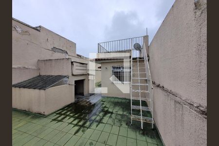 Casa à venda com 350m², 3 quartos e 3 vagas Casa à venda com 350m², 3 quartos e 3 vagasTerraço