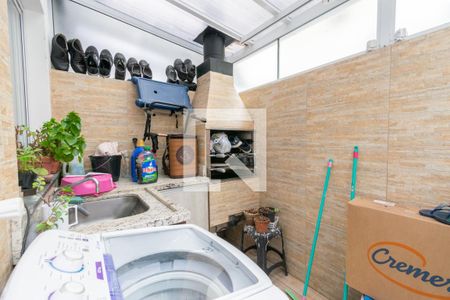 Casa de condomínio à venda com 57m², 3 quartos e 1 vagaÁrea de serviço