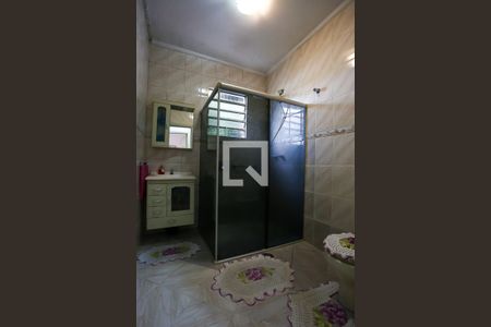 Casa à venda com 280m², 3 quartos e 2 vagasBanheiro