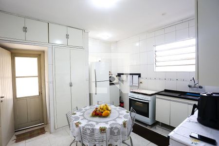Casa à venda com 280m², 3 quartos e 2 vagasCozinha