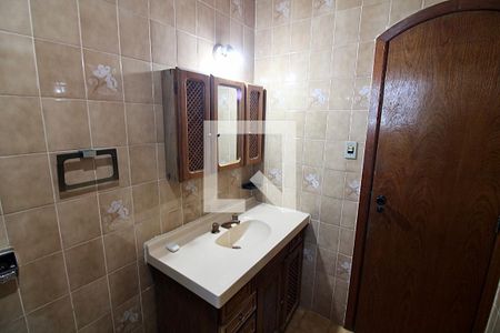 Casa para alugar com 600m², 6 quartos e 5 vagas Casa para alugar com 600m², 6 quartos e 5 vagasBanheiro Social 2