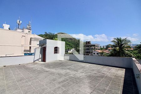 Casa para alugar com 600m², 6 quartos e 5 vagas Casa para alugar com 600m², 6 quartos e 5 vagasTerraço