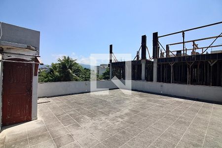 Casa para alugar com 600m², 6 quartos e 5 vagas Casa para alugar com 600m², 6 quartos e 5 vagasTerraço