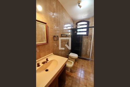 Casa para alugar com 600m², 6 quartos e 5 vagas Casa para alugar com 600m², 6 quartos e 5 vagasBanheiro da Suíte 2