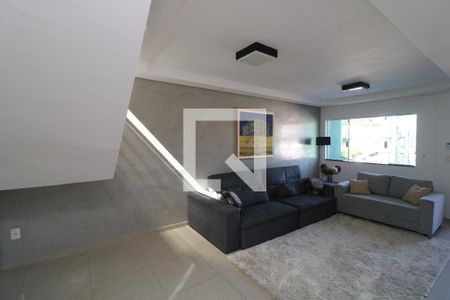 Sala de casa à venda com 3 quartos, 180m² em Vila Graciosa, São Paulo