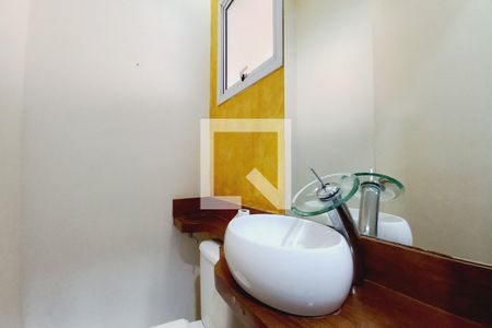 Casa de condomínio à venda com 185m², 3 quartos e 2 vagasLavabo