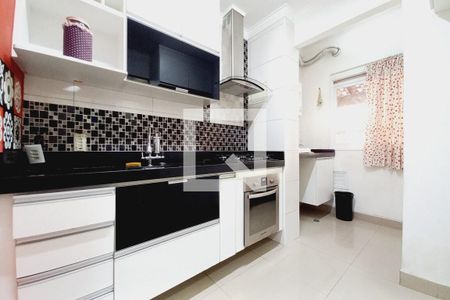 Casa de condomínio à venda com 185m², 3 quartos e 2 vagasCozinha 
