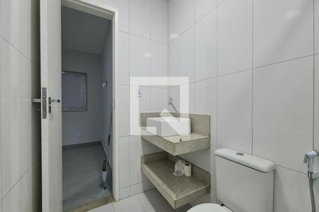 Casa para alugar com 132m², 3 quartos e 1 vaga Casa para alugar com 132m², 3 quartos e 1 vagaBanheiro Social 2