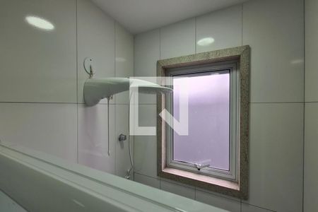 Casa para alugar com 132m², 3 quartos e 1 vaga Casa para alugar com 132m², 3 quartos e 1 vagaBanheiro Social