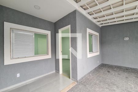 Entrada de casa para alugar com 3 quartos, 132m² em Del Castilho, Rio de Janeiro