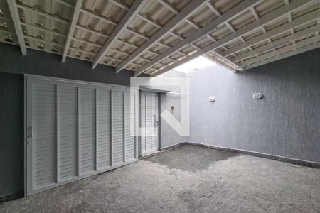 Garagem de casa para alugar com 3 quartos, 132m² em Del Castilho, Rio de Janeiro