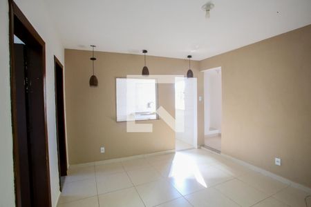 Sala de casa de condomínio para alugar com 2 quartos, 70m² em Tanque, Rio de Janeiro