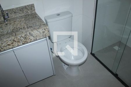Banheiro de kitnet/studio para alugar com 1 quarto, 26m² em Jardim Anhanguera, São Paulo