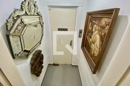 Apartamento à venda com 130m², 2 quartos e 1 vaga Apartamento à venda com 130m², 2 quartos e 1 vagaHall de entrada