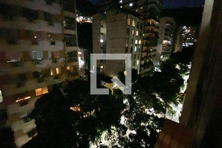 Vista Sala de apartamento à venda com 2 quartos, 130m² em Copacabana, Rio de Janeiro