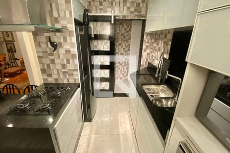 Apartamento à venda com 130m², 2 quartos e 1 vaga Apartamento à venda com 130m², 2 quartos e 1 vagaCozinha