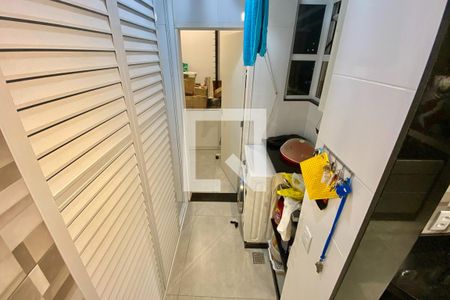 Apartamento à venda com 130m², 2 quartos e 1 vaga Apartamento à venda com 130m², 2 quartos e 1 vagaÁrea de Serviço