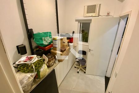 Apartamento à venda com 130m², 2 quartos e 1 vaga Apartamento à venda com 130m², 2 quartos e 1 vagaQuarto de Serviço