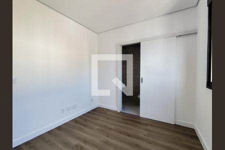 Apartamento à venda com 148m², 4 quartos e 4 vagasQuarto 01