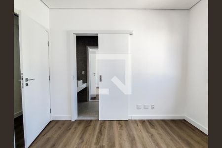 Apartamento à venda com 148m², 4 quartos e 4 vagasQuarto 02