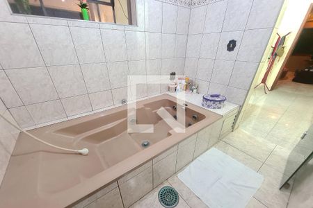 Casa à venda com 220m², 3 quartos e 1 vagaBanheiro da Suíte