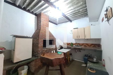 Casa à venda com 220m², 3 quartos e 1 vagaChurrasqueira