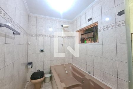 Banheiro da Suíte de casa à venda com 3 quartos, 220m² em Parque São Lucas, São Paulo