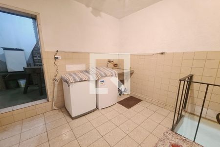 Casa à venda com 220m², 3 quartos e 1 vagaÁrea de Serviço