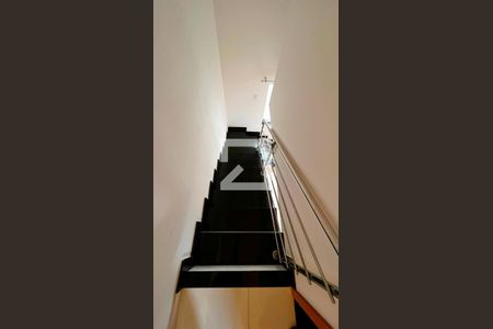 Escada de casa à venda com 2 quartos, 60m² em Planalto, Belo Horizonte