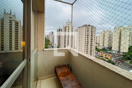 Sacada de apartamento à venda com 4 quartos, 325m² em Moema, São Paulo