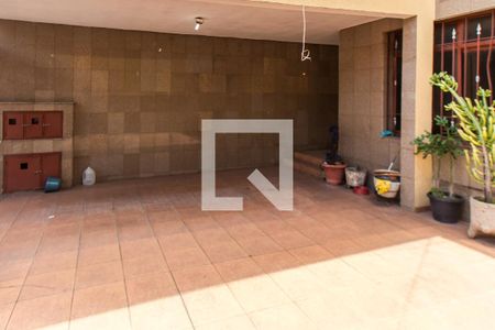 Casa à venda com 245m², 4 quartos e 3 vagas Casa à venda com 245m², 4 quartos e 3 vagasGaragem