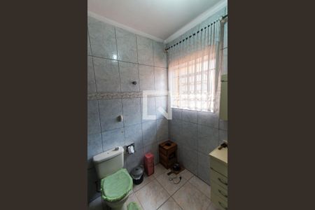 Casa à venda com 245m², 4 quartos e 3 vagas Casa à venda com 245m², 4 quartos e 3 vagasBanheiro 2