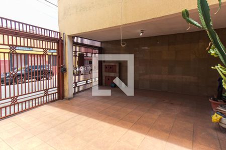 Casa à venda com 245m², 4 quartos e 3 vagas Casa à venda com 245m², 4 quartos e 3 vagasGaragem