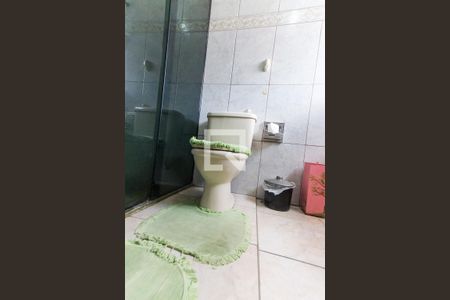 Casa à venda com 245m², 4 quartos e 3 vagas Casa à venda com 245m², 4 quartos e 3 vagasBanheiro 2