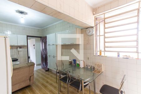 Casa à venda com 245m², 4 quartos e 3 vagas Casa à venda com 245m², 4 quartos e 3 vagasCozinha