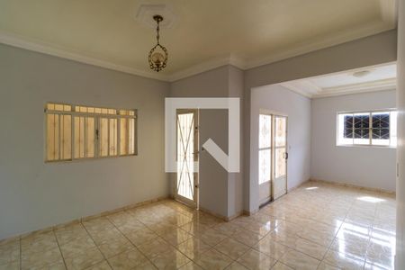 Sala de casa à venda com 4 quartos, 350m² em Parque Industrial, Campinas
