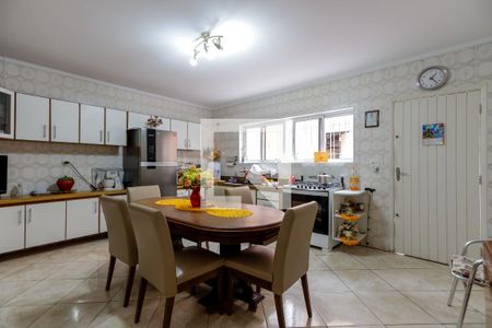 Casa à venda com 140m², 3 quartos e 2 vagas Casa à venda com 140m², 3 quartos e 2 vagasCozinha