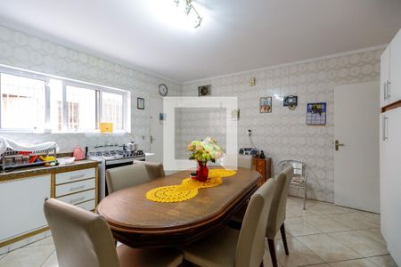 Casa à venda com 140m², 3 quartos e 2 vagas Casa à venda com 140m², 3 quartos e 2 vagasCozinha